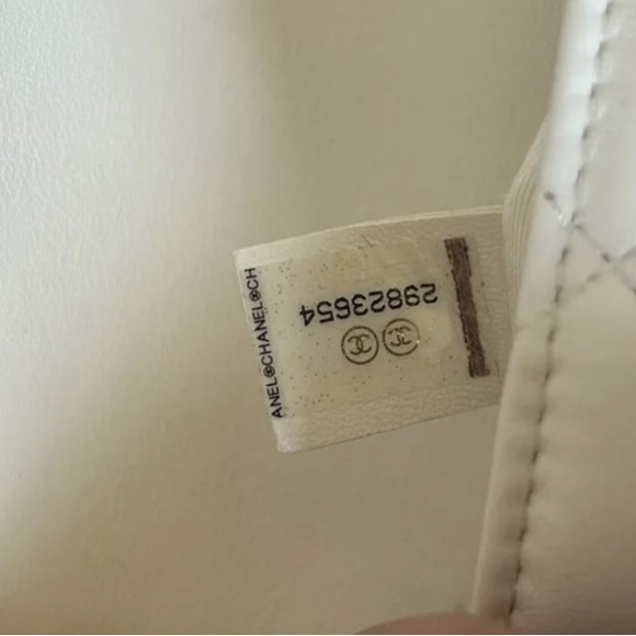 White Chanel butter soft leather in beautiful condition - Picture 12 of 12